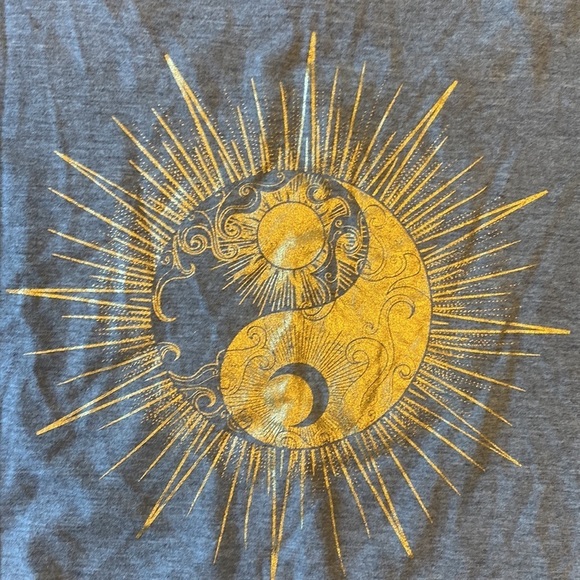 Truself gray ying yang golden graphic tee size L - Picture 8 of 8